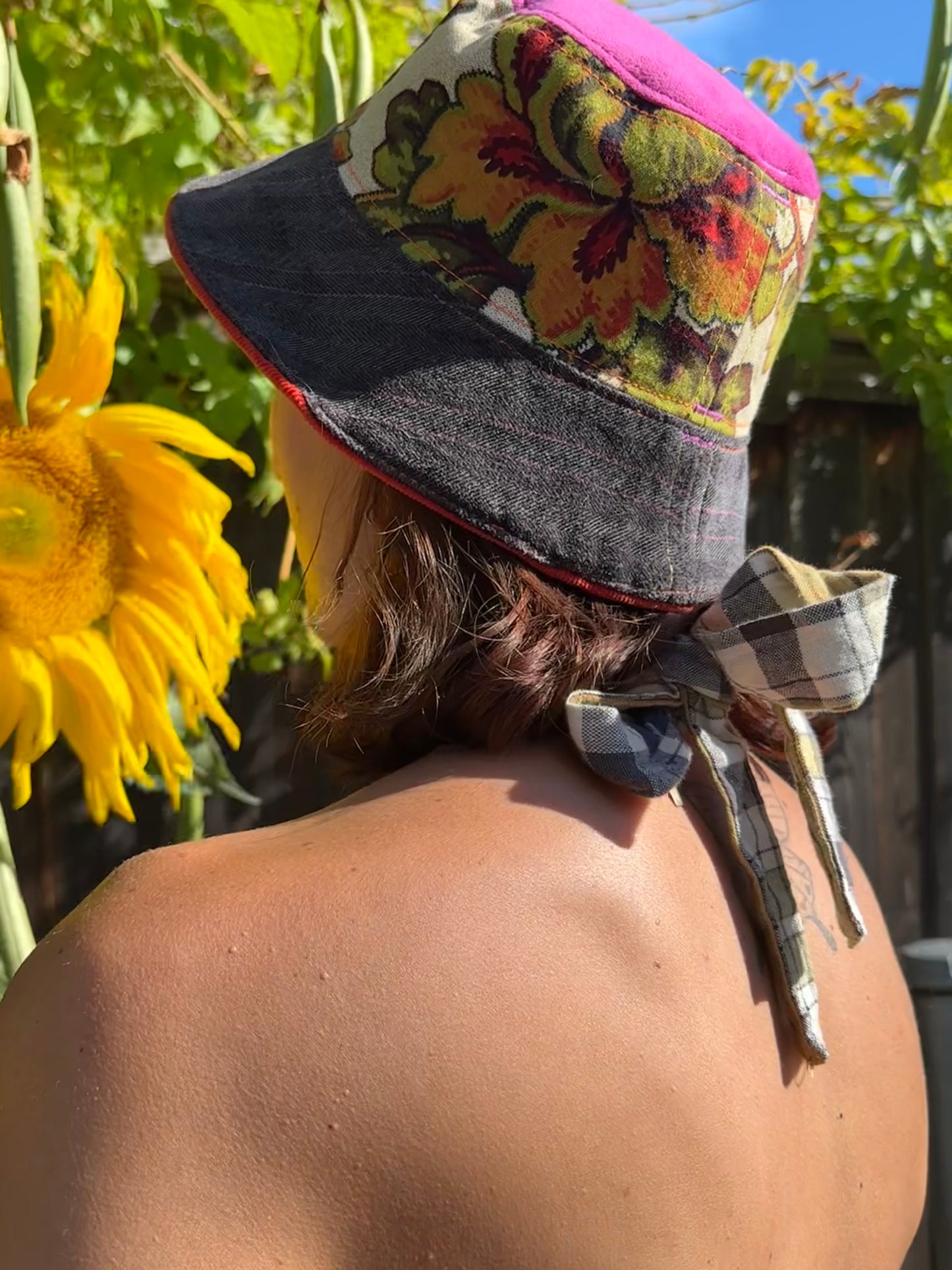 SMALL//21"~ BUCKET HAT