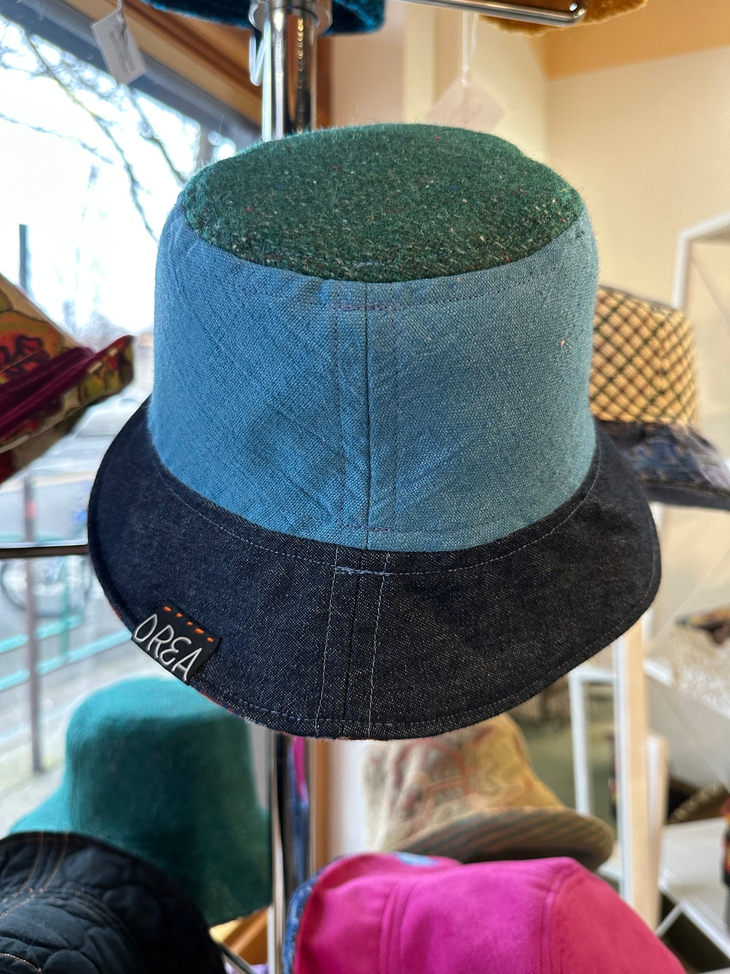 SMALL//21" ~ BUCKET HAT