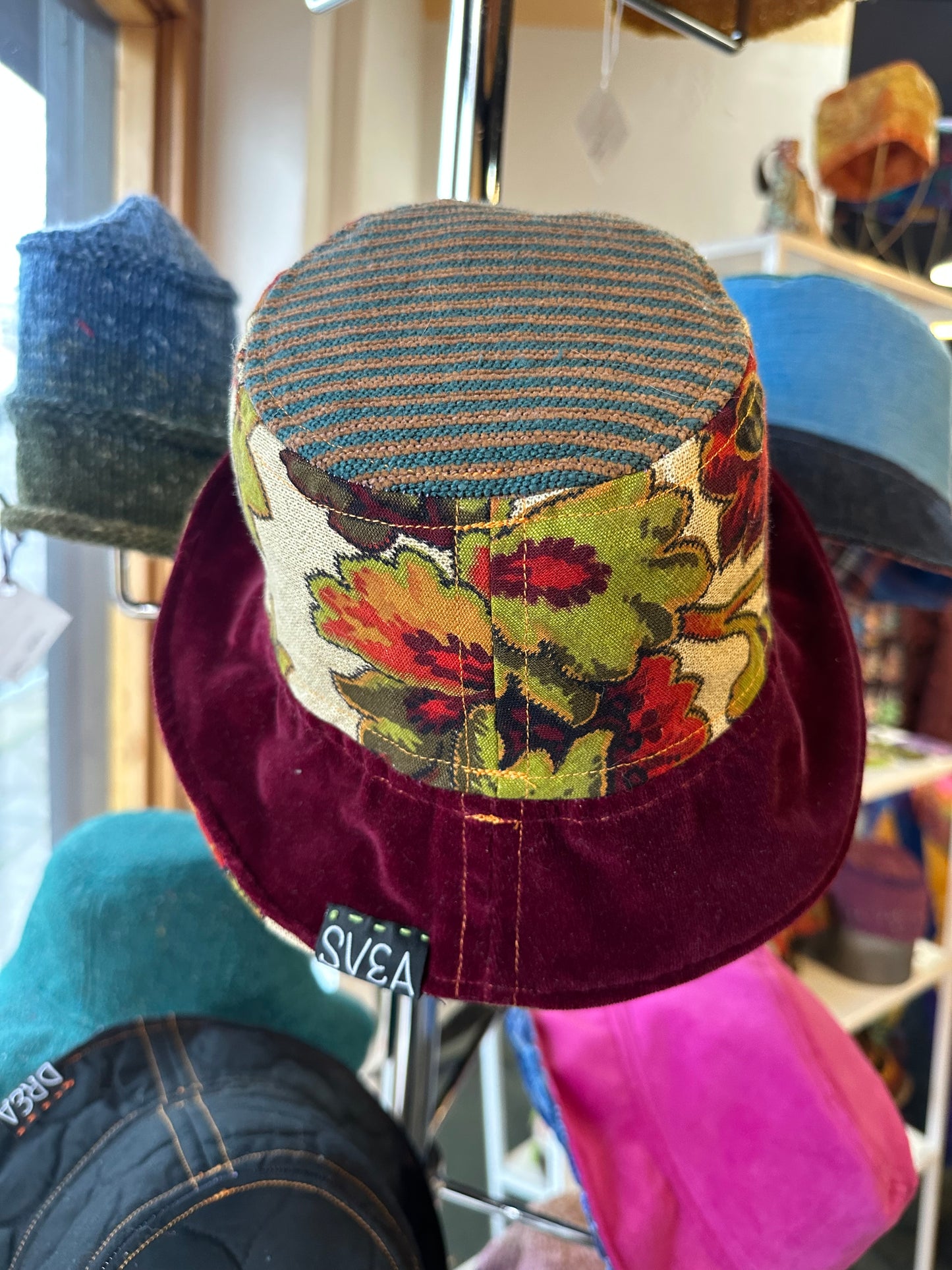 SMALL//21" ~ BUCKET HAT