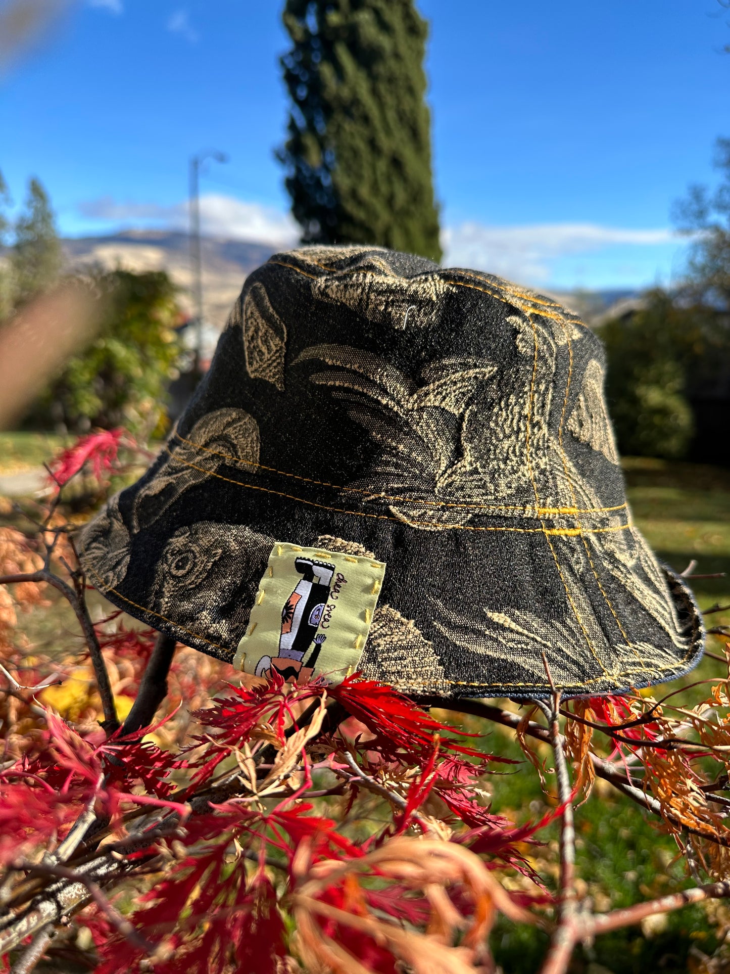MEDIUM//22"~ BUCKET HAT