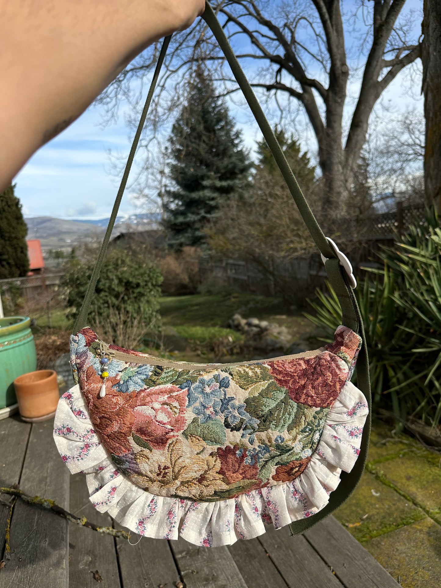 Petite Lune (w/ruffle)