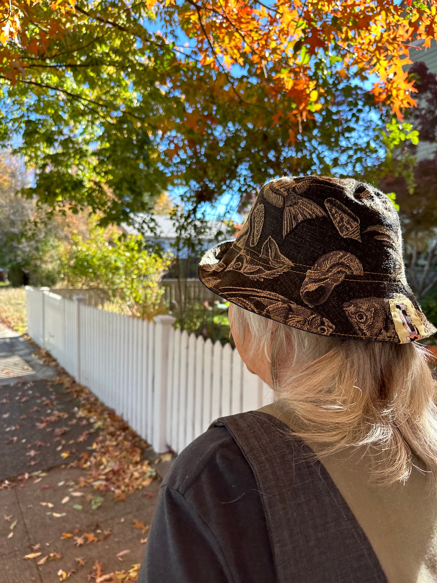 MEDIUM//22"~ BUCKET HAT