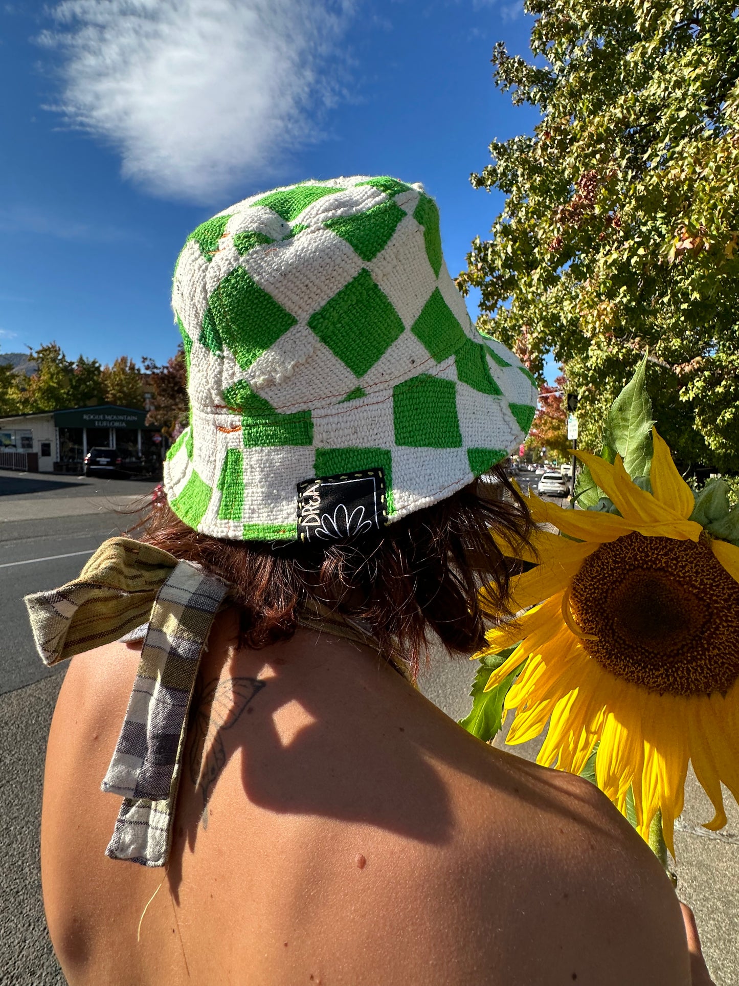 SMALL//21"~ BUCKET HAT