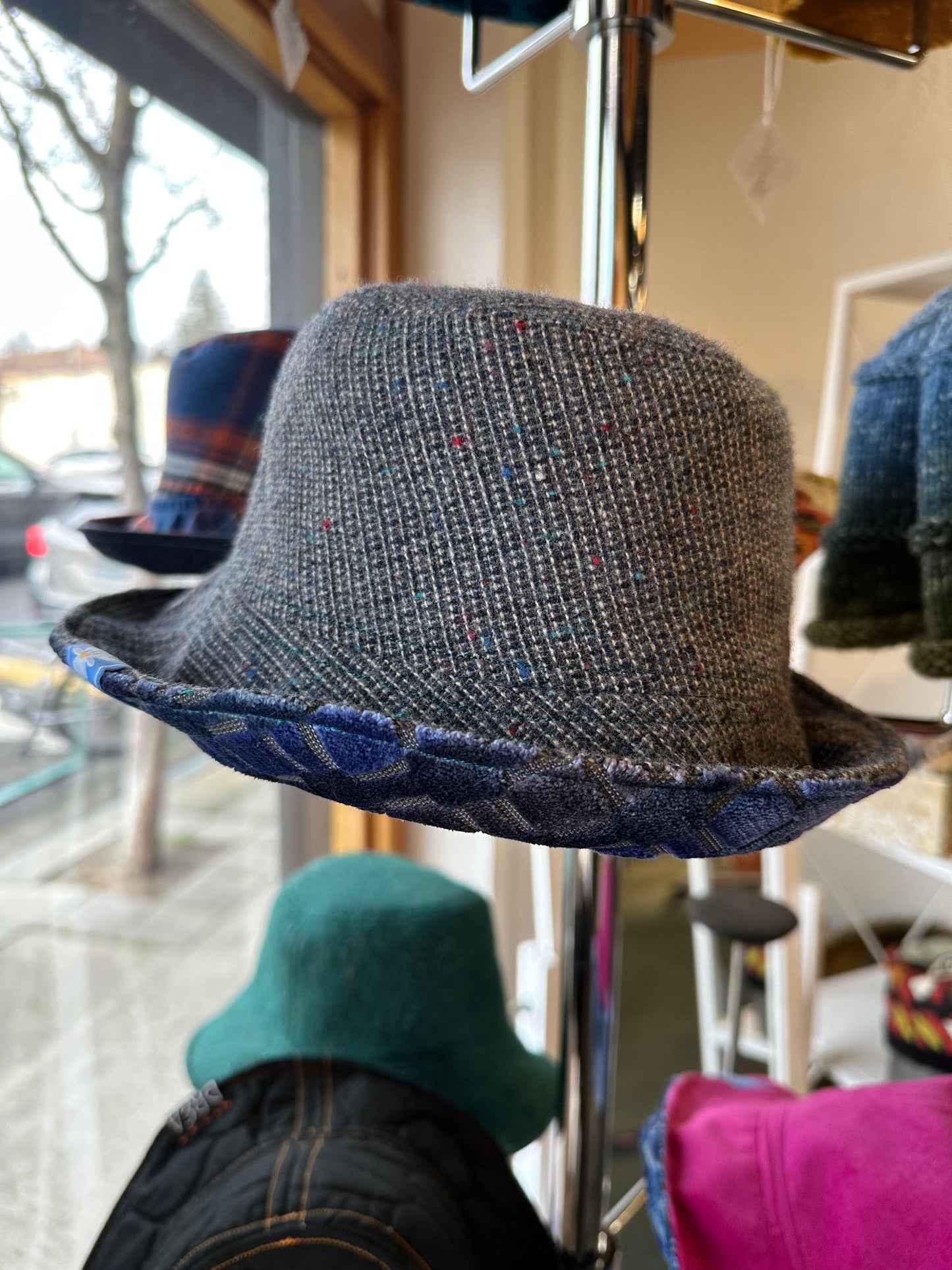 SMALL//21" ~ BUCKET HAT