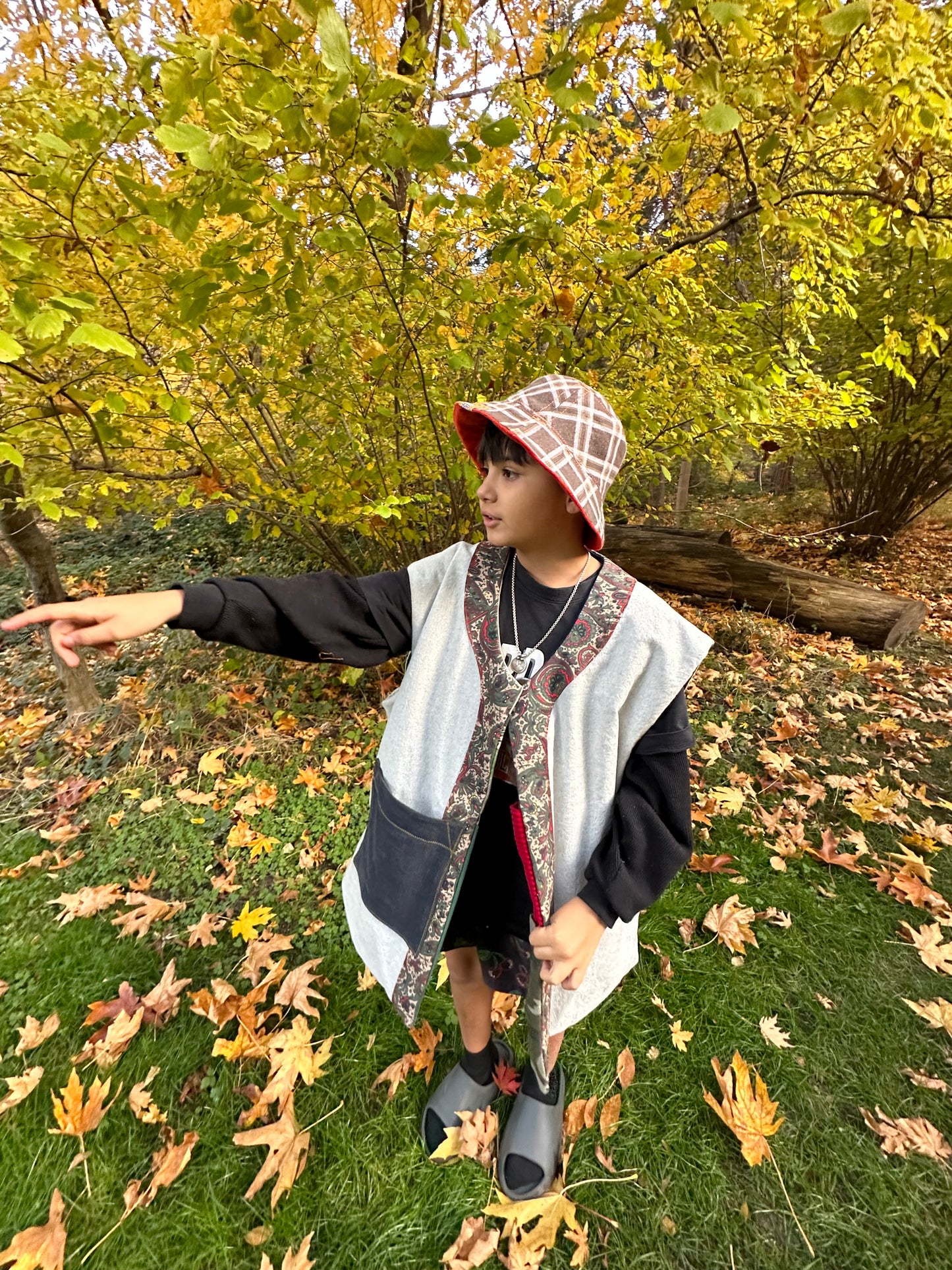 MEDIUM//22"~ BUCKET HAT