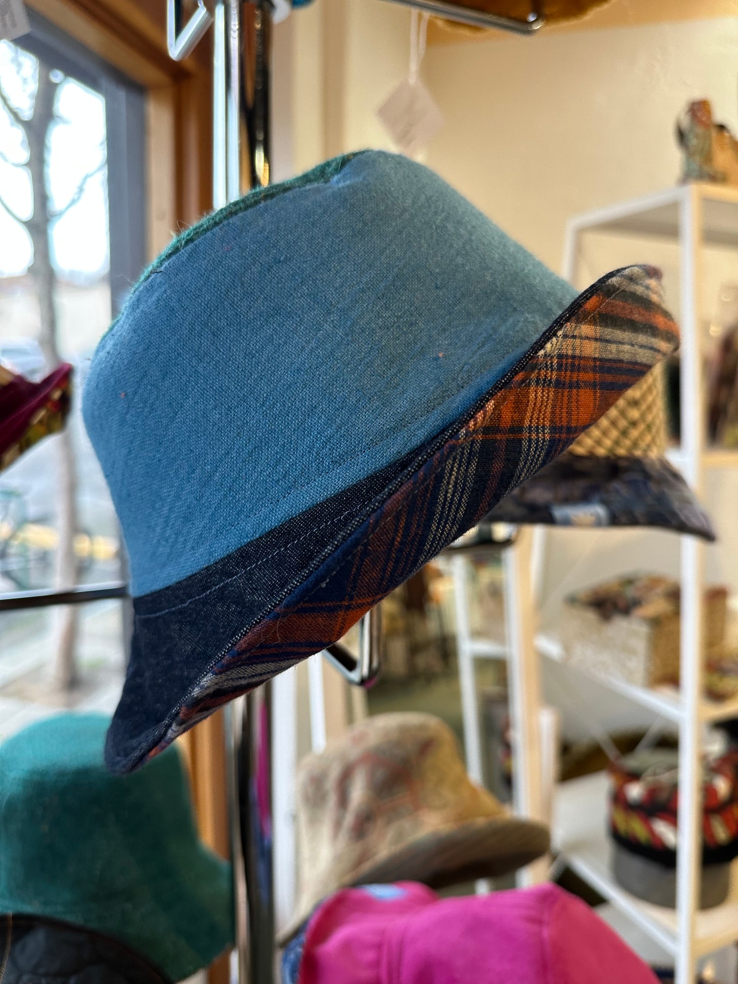 SMALL//21" ~ BUCKET HAT