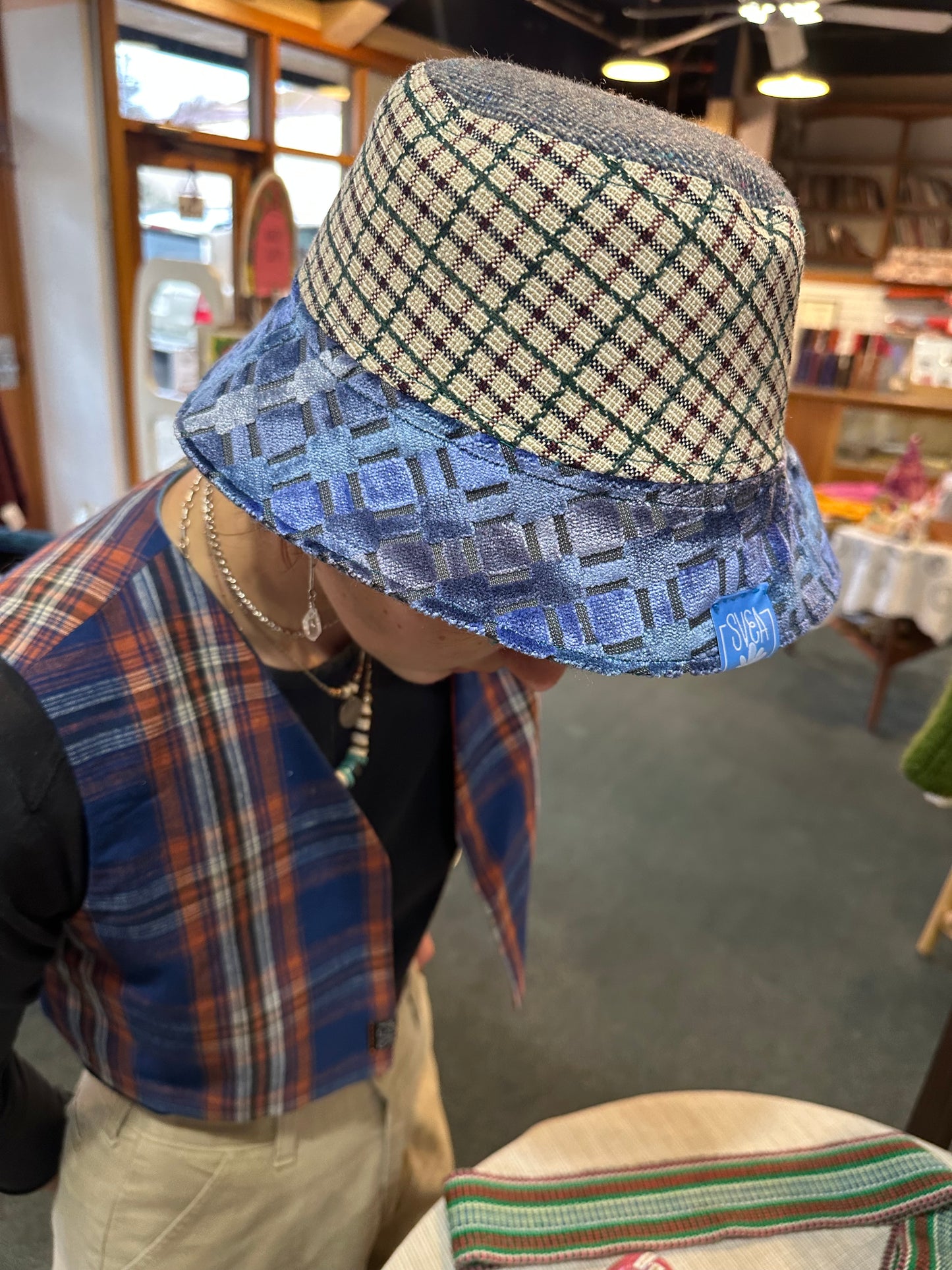 SMALL//21" ~ BUCKET HAT