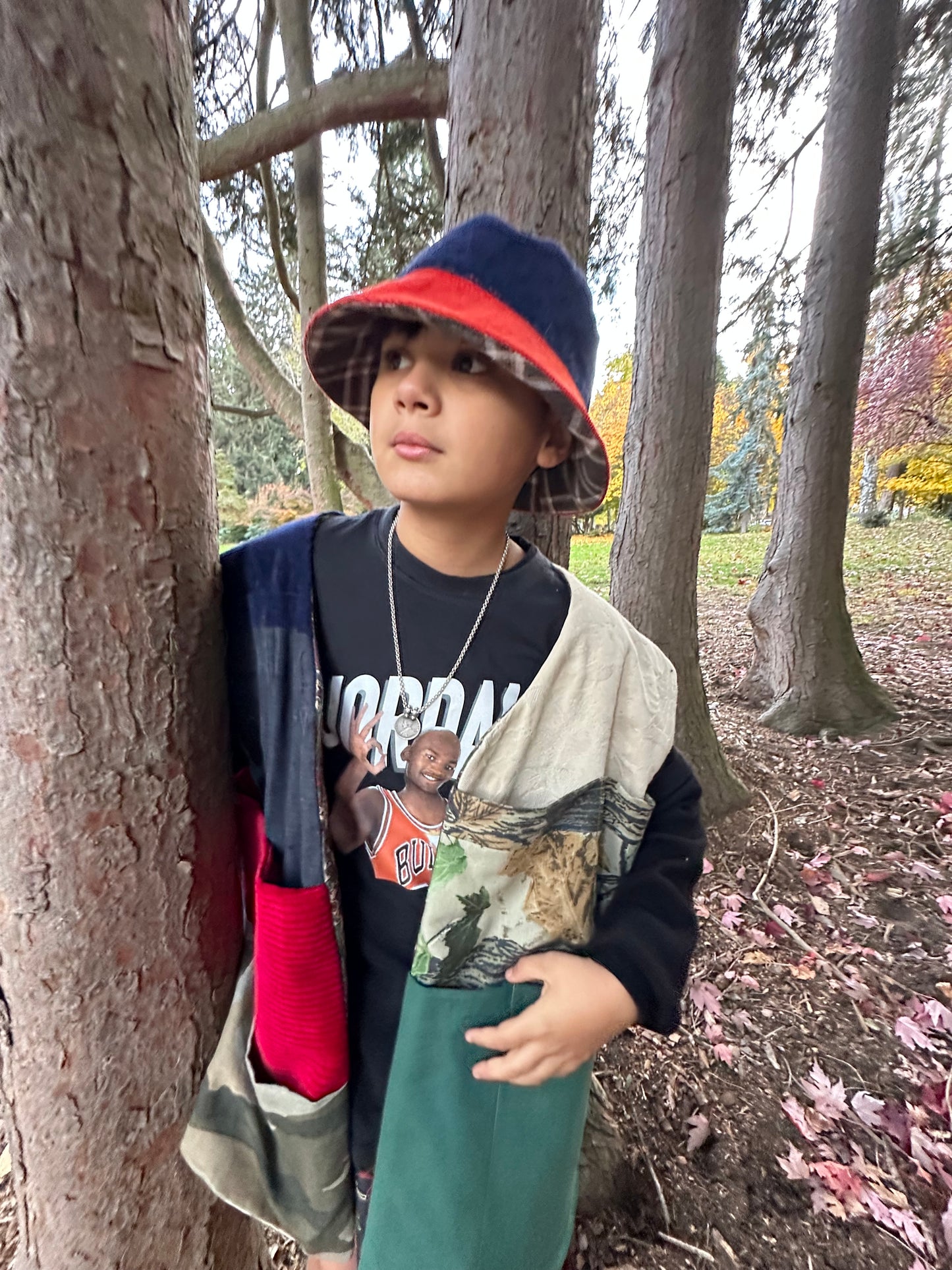 MEDIUM//22"~ BUCKET HAT