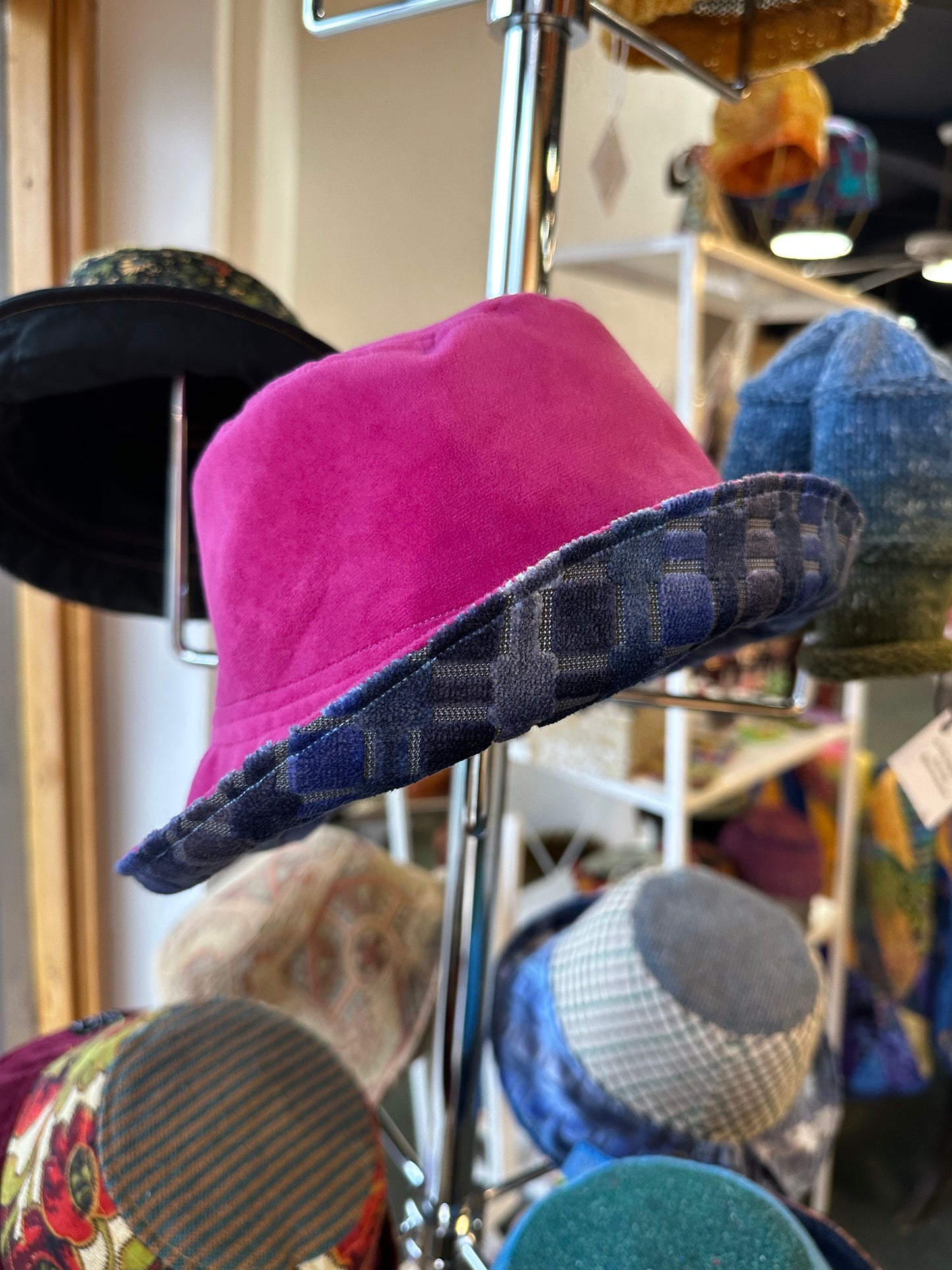SMALL//21" ~ BUCKET HAT