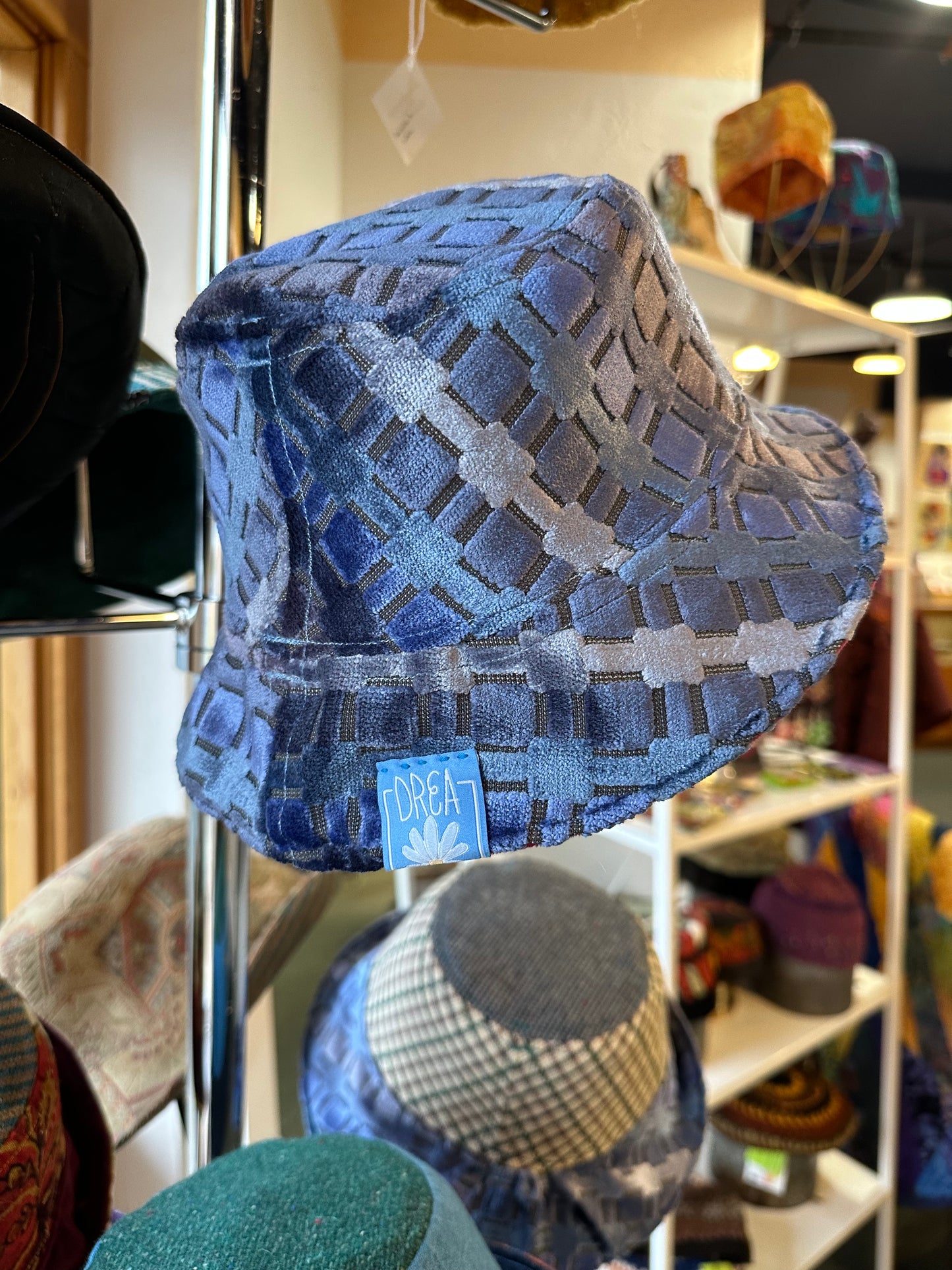 SMALL//21" ~ BUCKET HAT