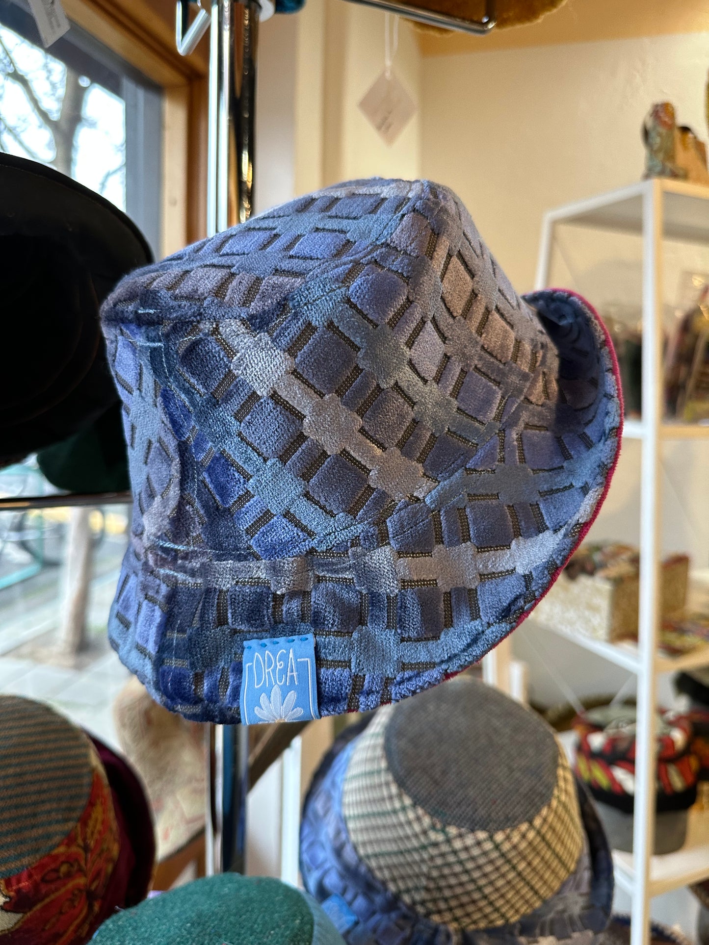 SMALL//21" ~ BUCKET HAT