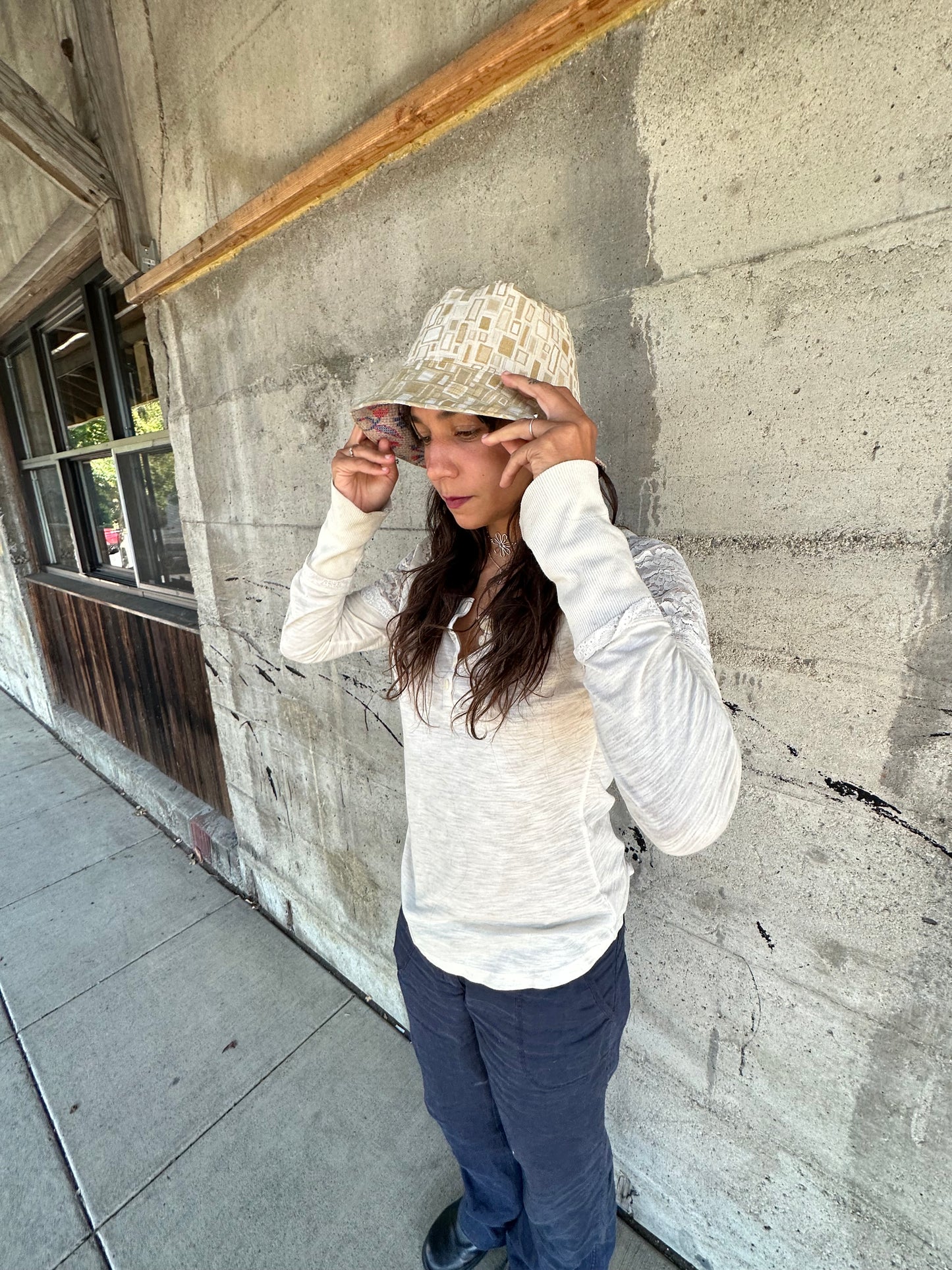 MEDIUM//22" ~ BUCKET HAT