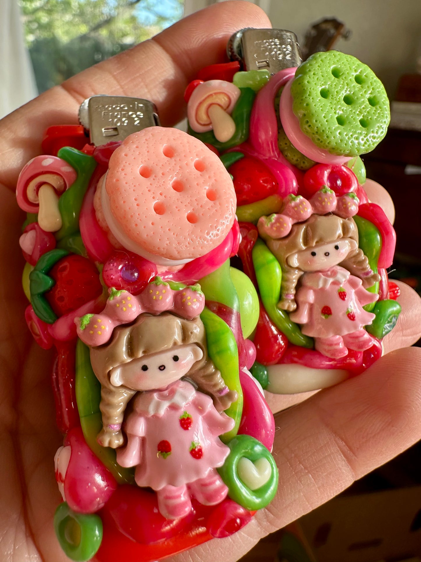 Juicy OOZE Pal –  Strawberry Twins ✧ matcha & cream  ✧ Mini Reusable  Bic Lighter Case