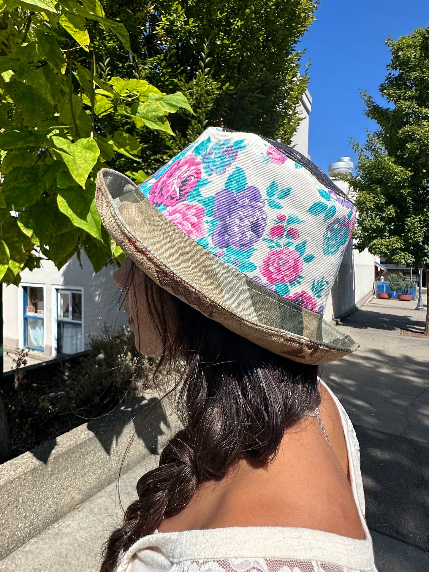 MEDIUM//22" ~ BUCKET HAT