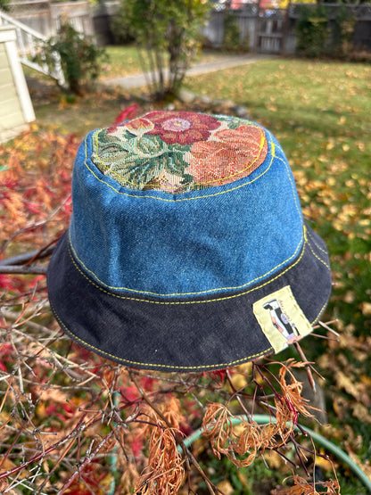 SMALL//21"~ BUCKET HAT