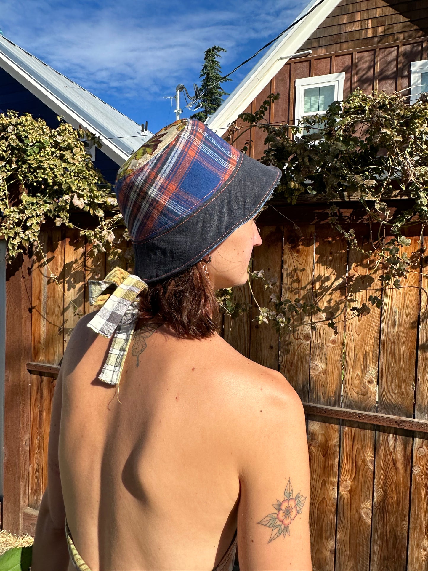 SMALL//21"~ BUCKET HAT
