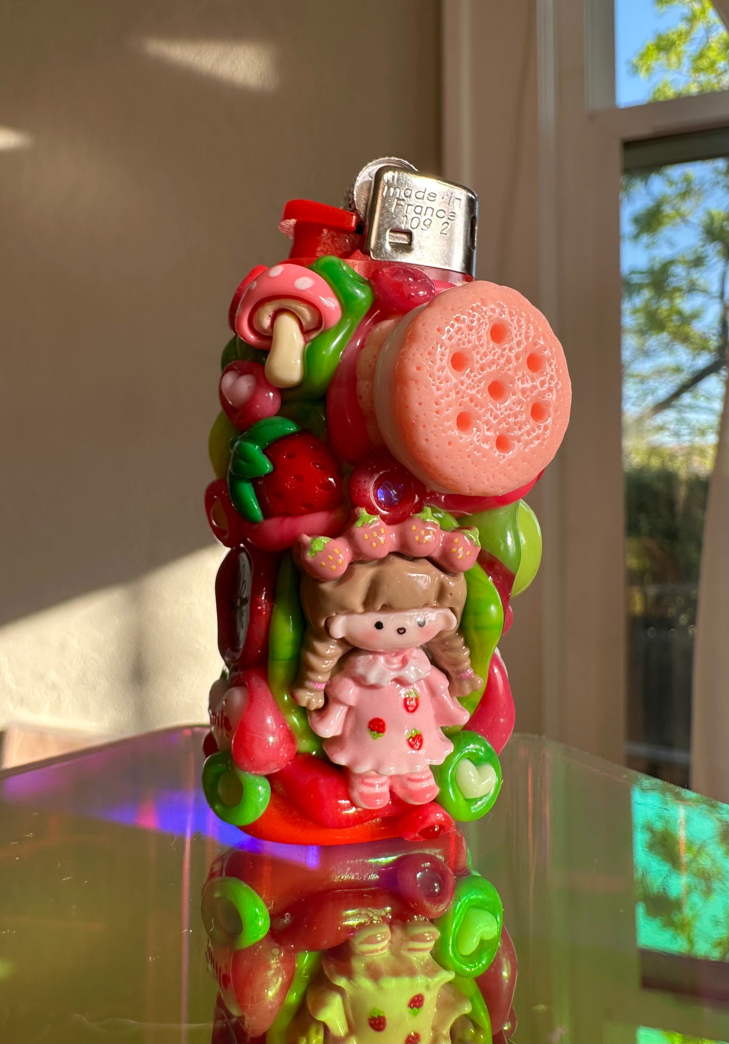 Juicy OOZE Pal –  Strawberry Twins ✧ matcha & cream  ✧ Mini Reusable  Bic Lighter Case