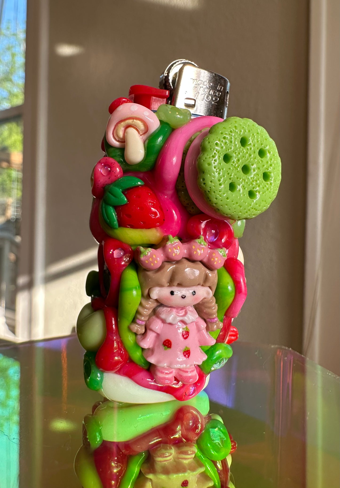 Juicy OOZE Pal –  Strawberry Twins ✧ matcha & cream  ✧ Mini Reusable  Bic Lighter Case