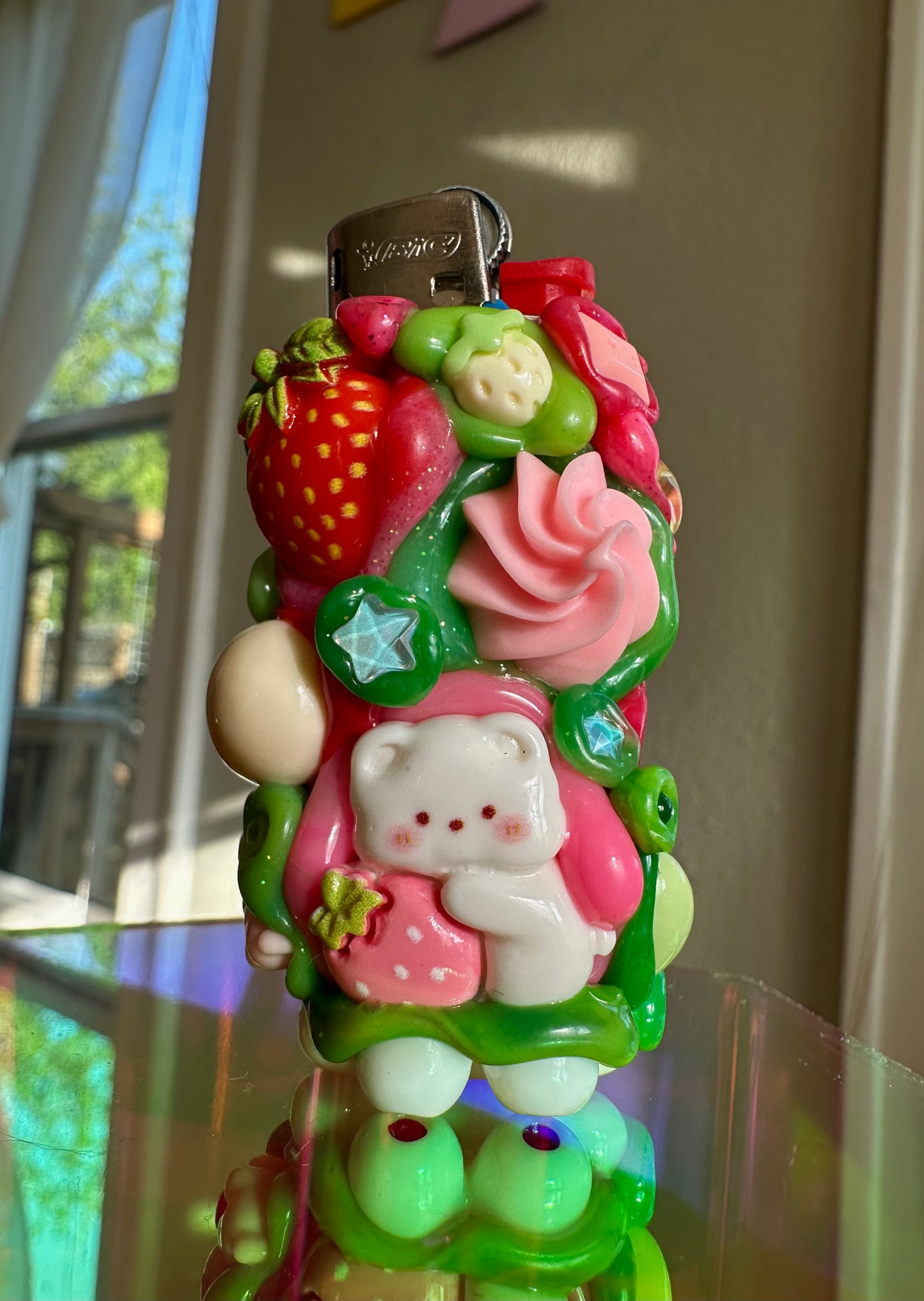 Juicy OOZE Pal –  Strawberry Twins ✧ matcha & cream  ✧ Mini Reusable  Bic Lighter Case