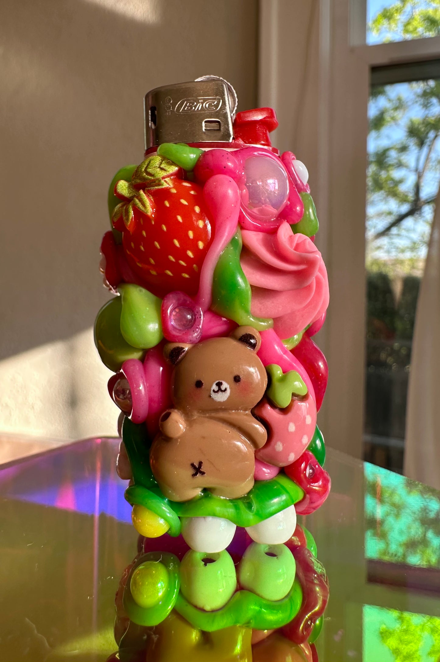 Juicy OOZE Pal –  Strawberry Twins ✧ matcha & cream  ✧ Mini Reusable  Bic Lighter Case