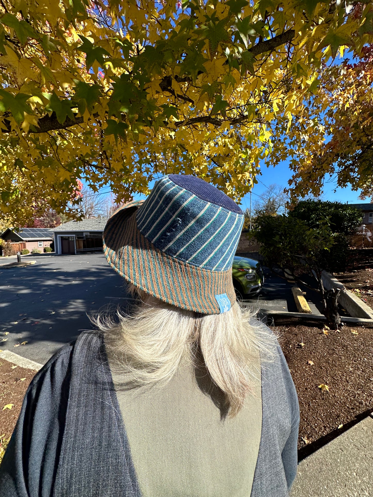 MEDIUM//22"~ BUCKET HAT