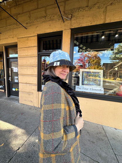 LARGE//23"~ BUCKET HAT