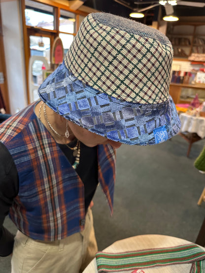 SMALL//21" ~ BUCKET HAT