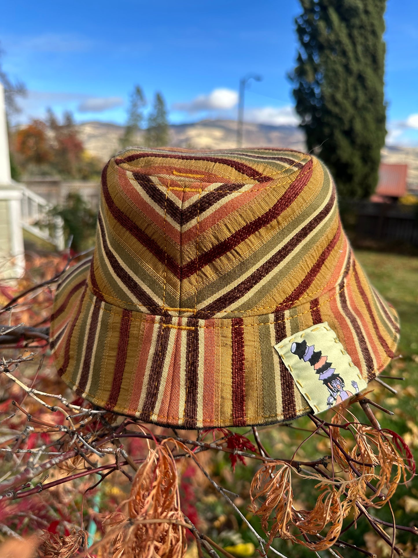 SMALL//21"~ BUCKET HAT