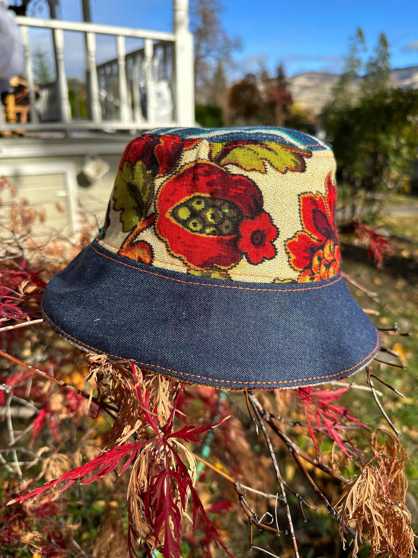 SMALL//21"~ BUCKET HAT