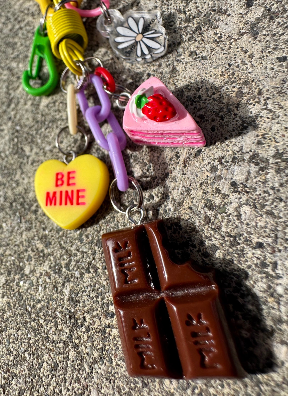 Sugar Crush Pocket Pal strawberry cake and Be Mine charm detail