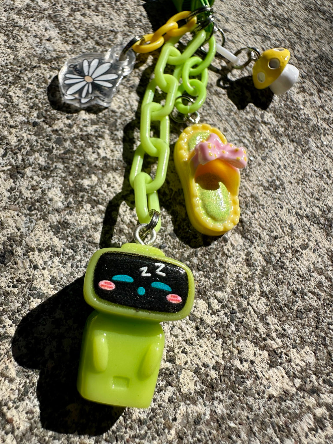 SNOOZ3 robot Pocket Pal detail