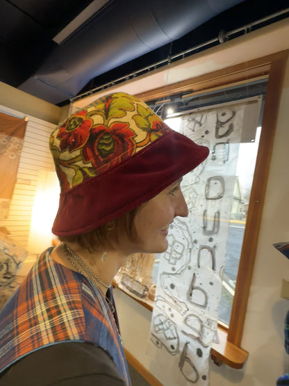 SMALL//21" ~ BUCKET HAT